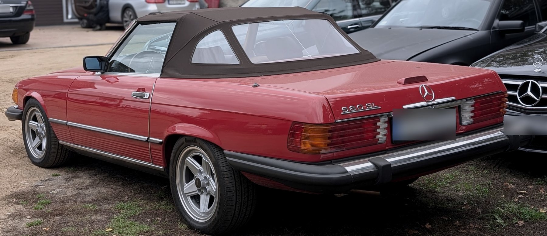 Mercedes-Benz 560 SL
